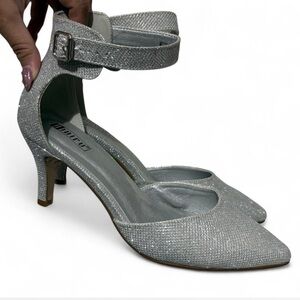 Flawless condition IDIFU silver sparkly heels